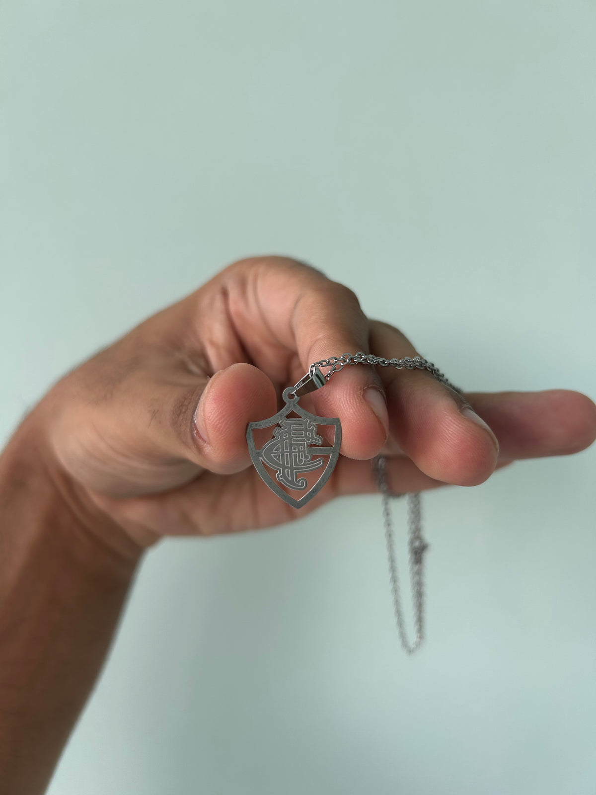Cordão com Escudo do Fluminense + Caixinha de Brinde