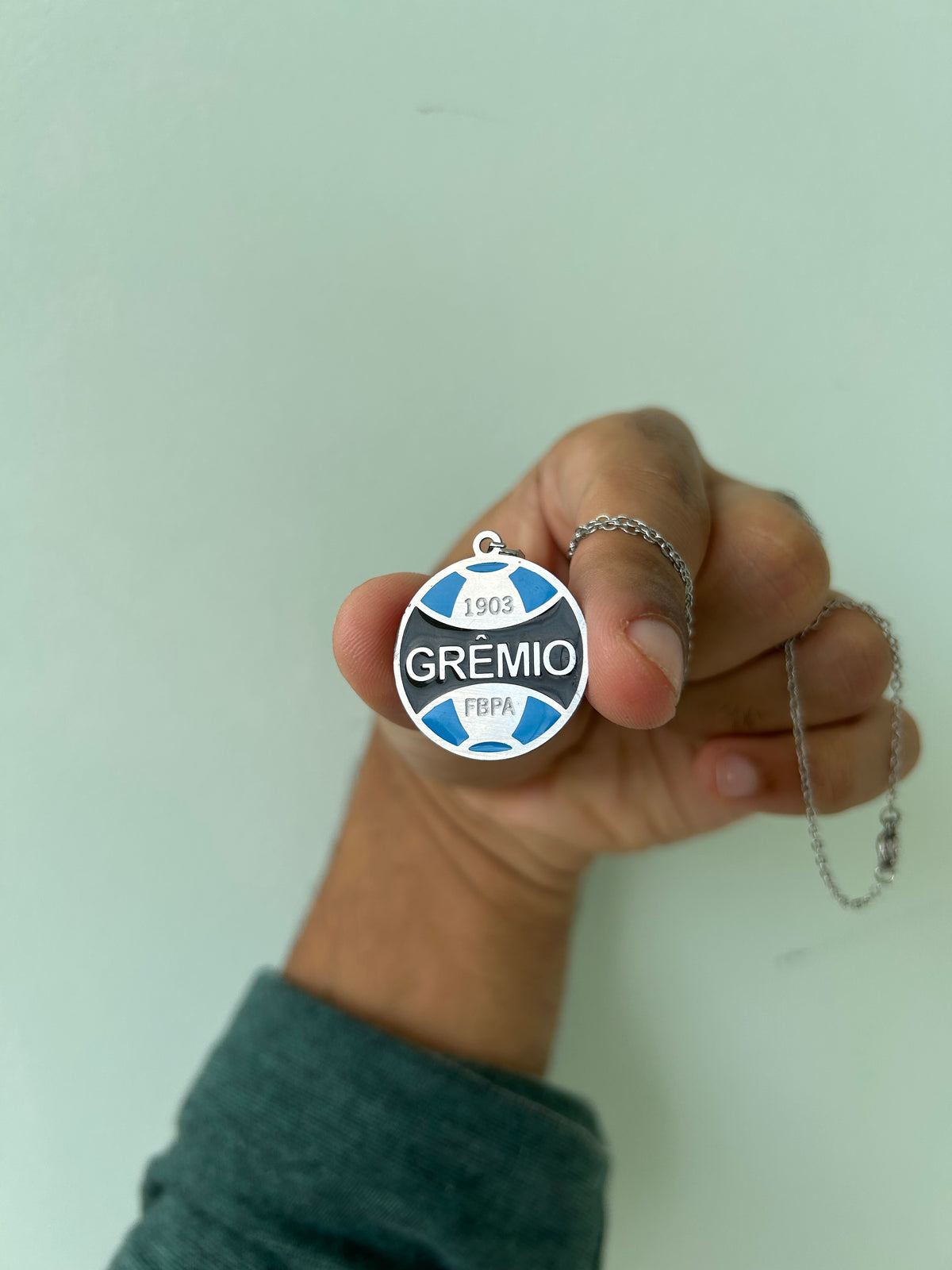 Cordão com Escudo do Grêmio + Caixinha de Brinde