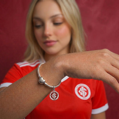 Berloque do Internacional em detalhe