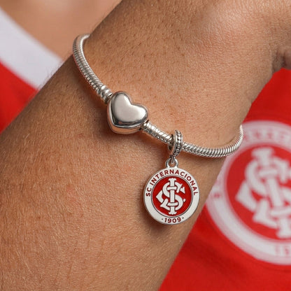 Berloque do Internacional de perto